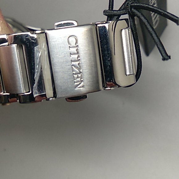 Citizen Eco-Drive EM0756-53A Silver Rose Gold Tone - Picture 9 of 10